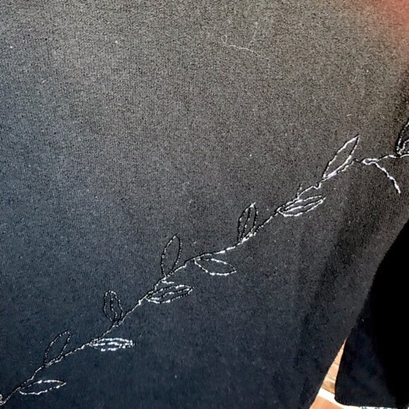 Holt Renfrew Vintage Beaded Leaves Wool Crew Neck Sweater Appliqué Knit Black M - Picture 8 of 15